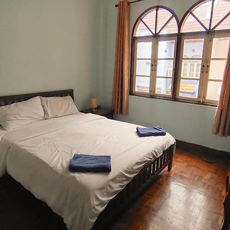 Stay Hostel Bangkok Exterior photo