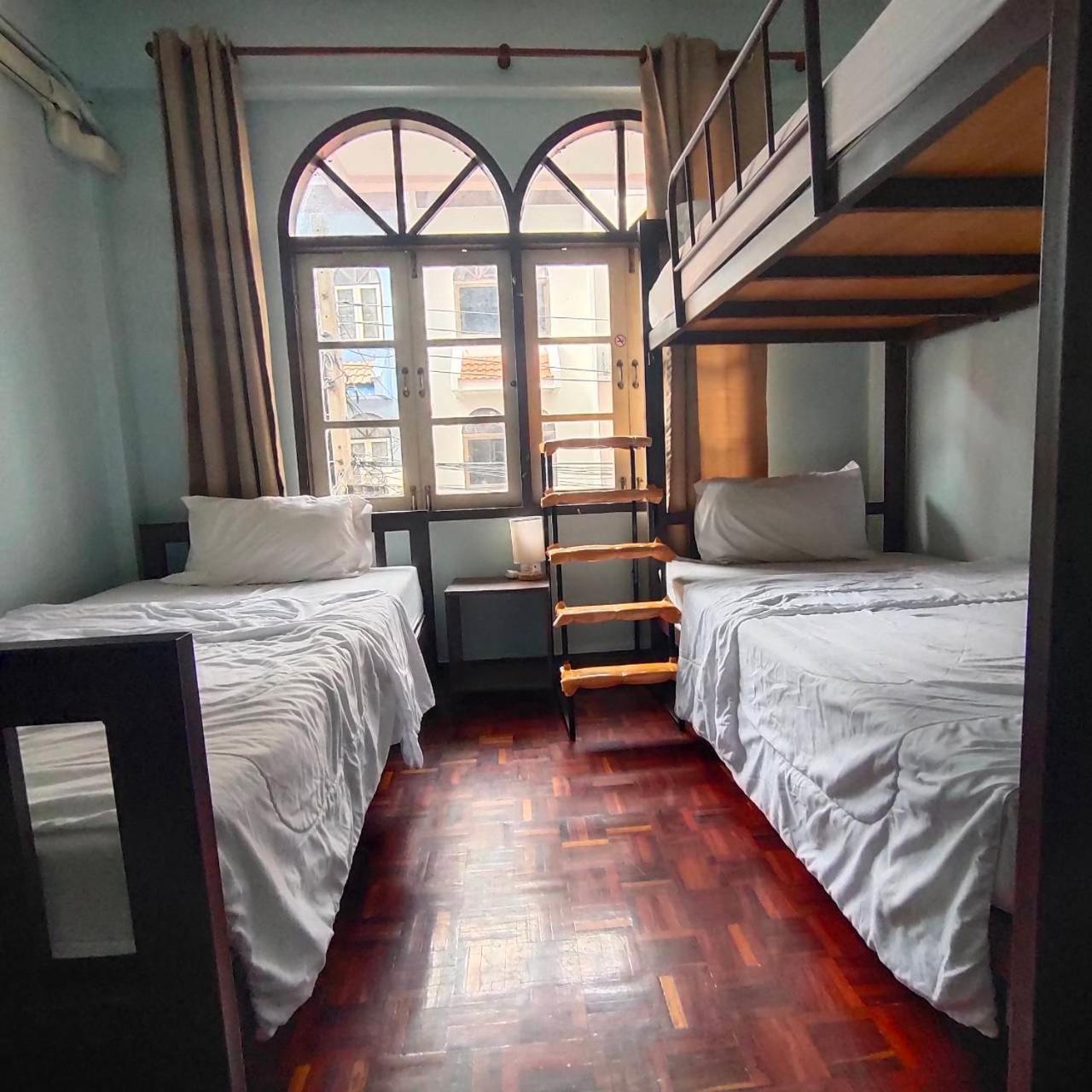Stay Hostel Bangkok Exterior photo