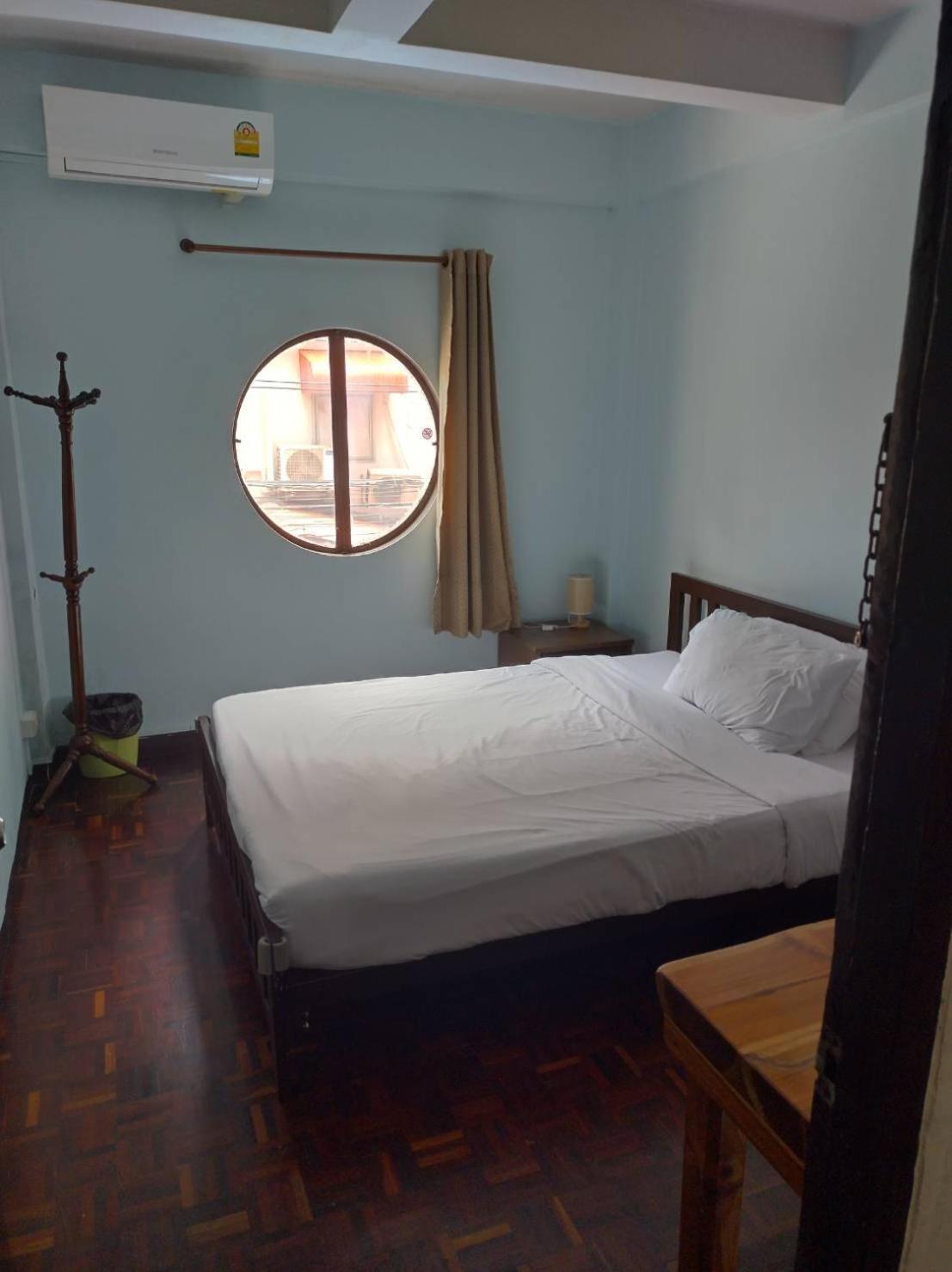 Stay Hostel Bangkok Exterior photo
