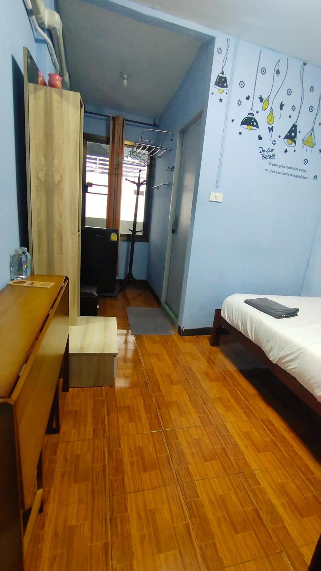 Stay Hostel Bangkok Exterior photo