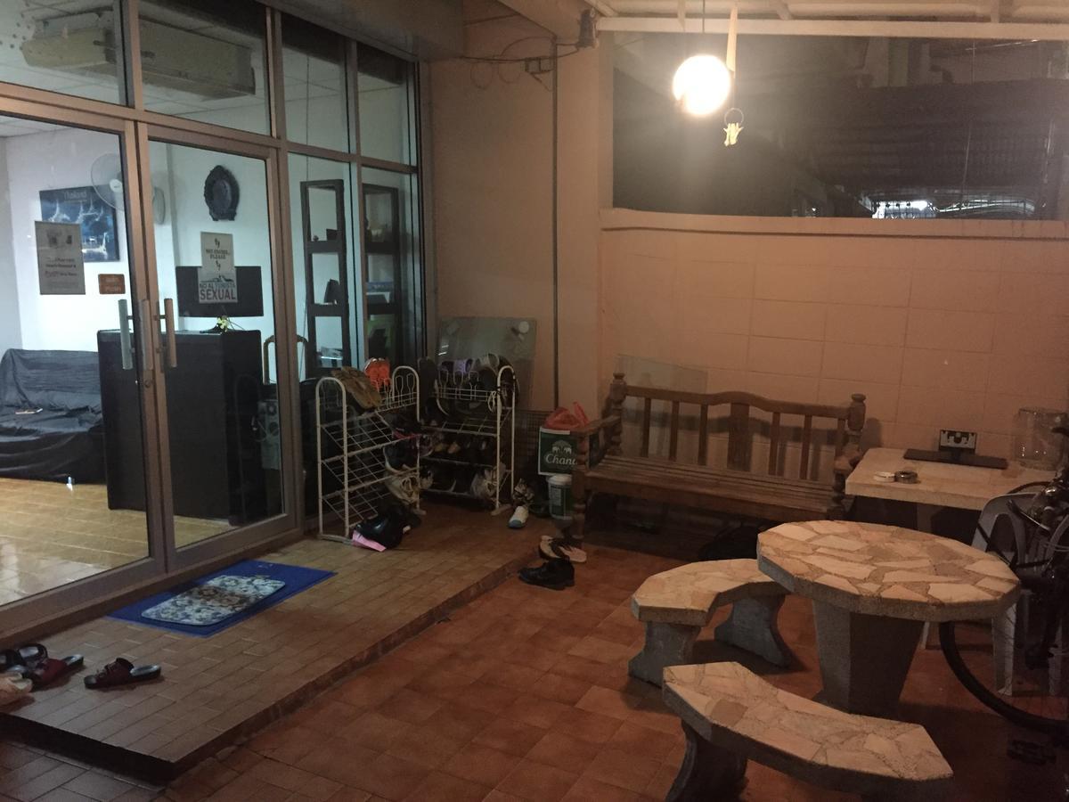 Stay Hostel Bangkok Exterior photo